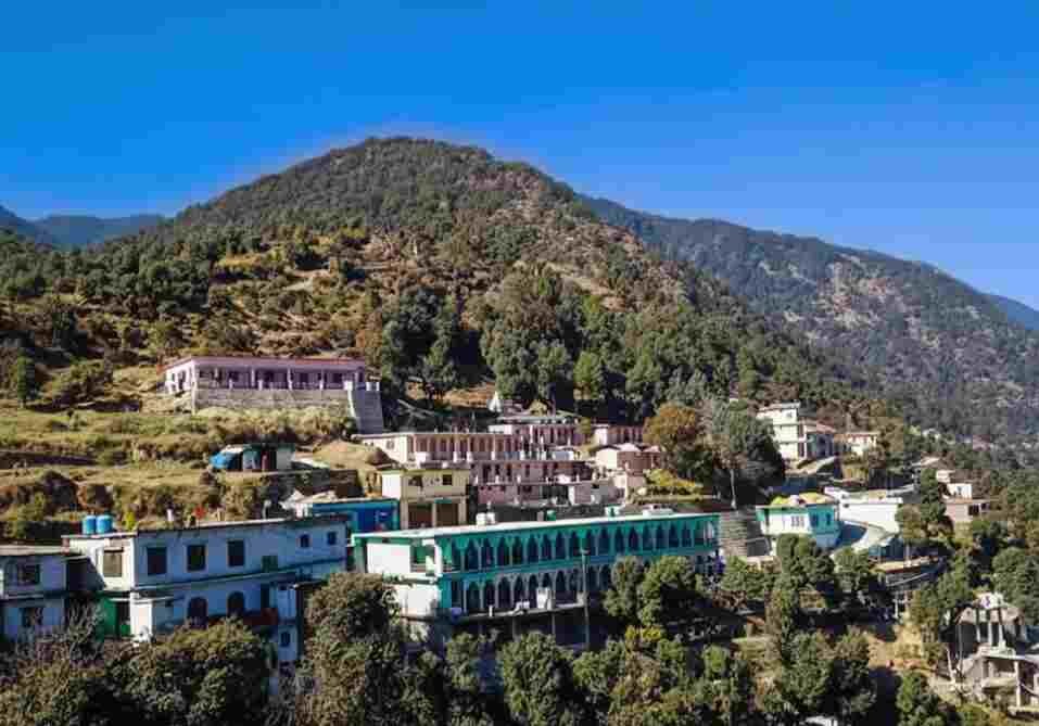 Lohajung is a small mountain village located in the Chamoli district of Uttarakhand, at an altitude of around 7,600 ft.