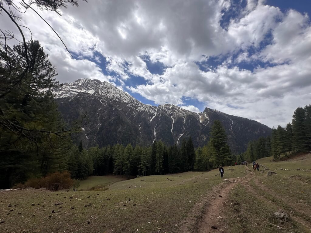 5 Easy 4-Day Treks in Uttarakhand: The Perfect Himalayan Weekend Getaways