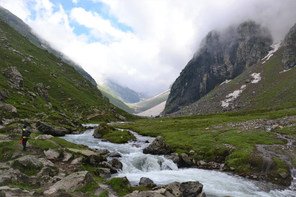 The Ultimate Beginner’s Guide to Hampta Pass Trek (2026): Itinerary, Difficulty, Best Season & Essential Pre-Trek Knowledge